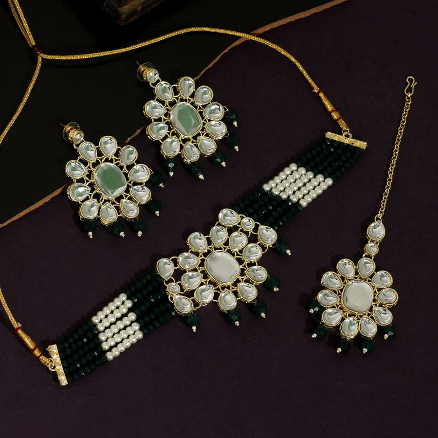Green Color Choker Kundan Necklace Set