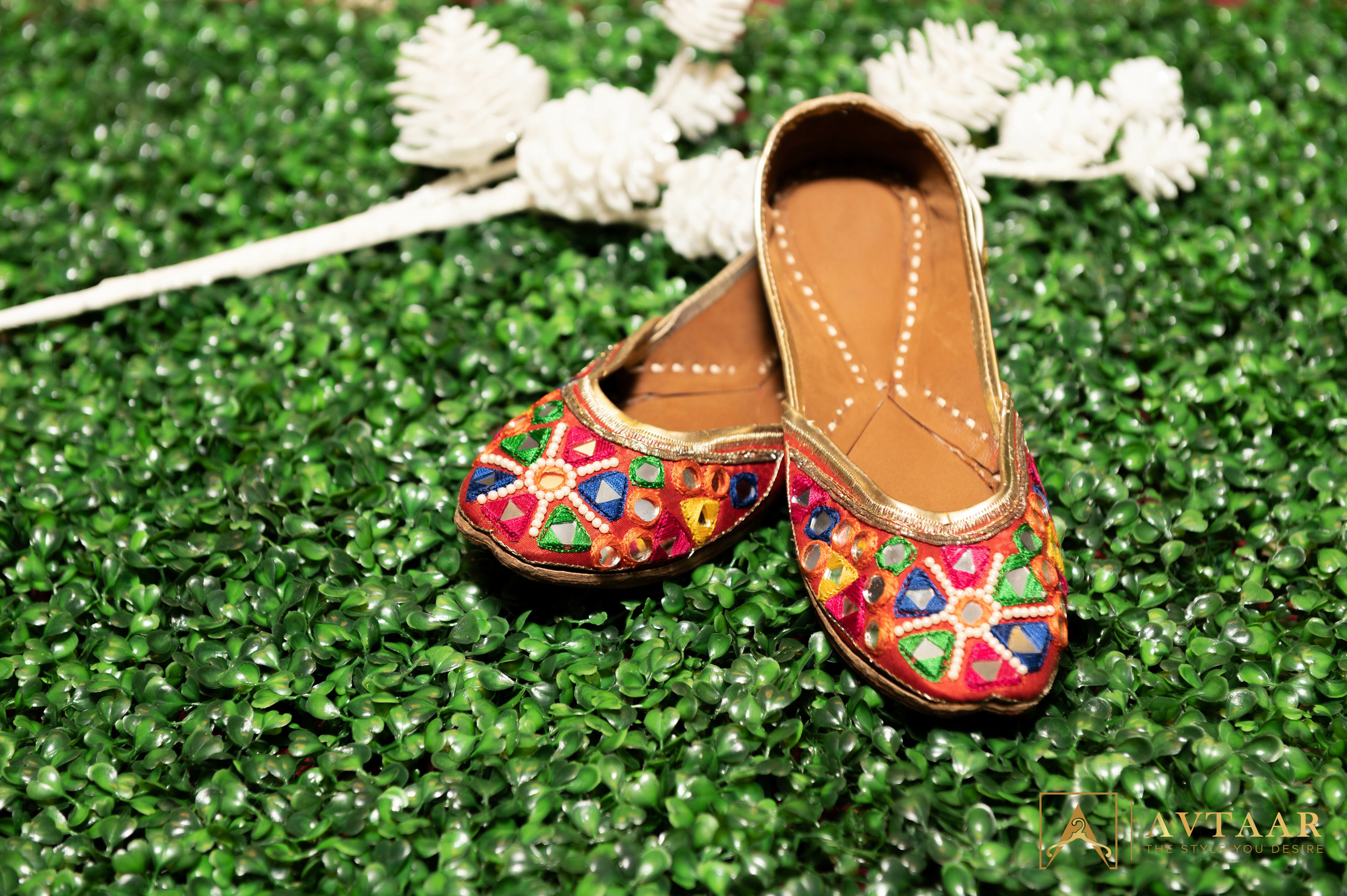 Designer New Embroidered Handcrafted Jutti