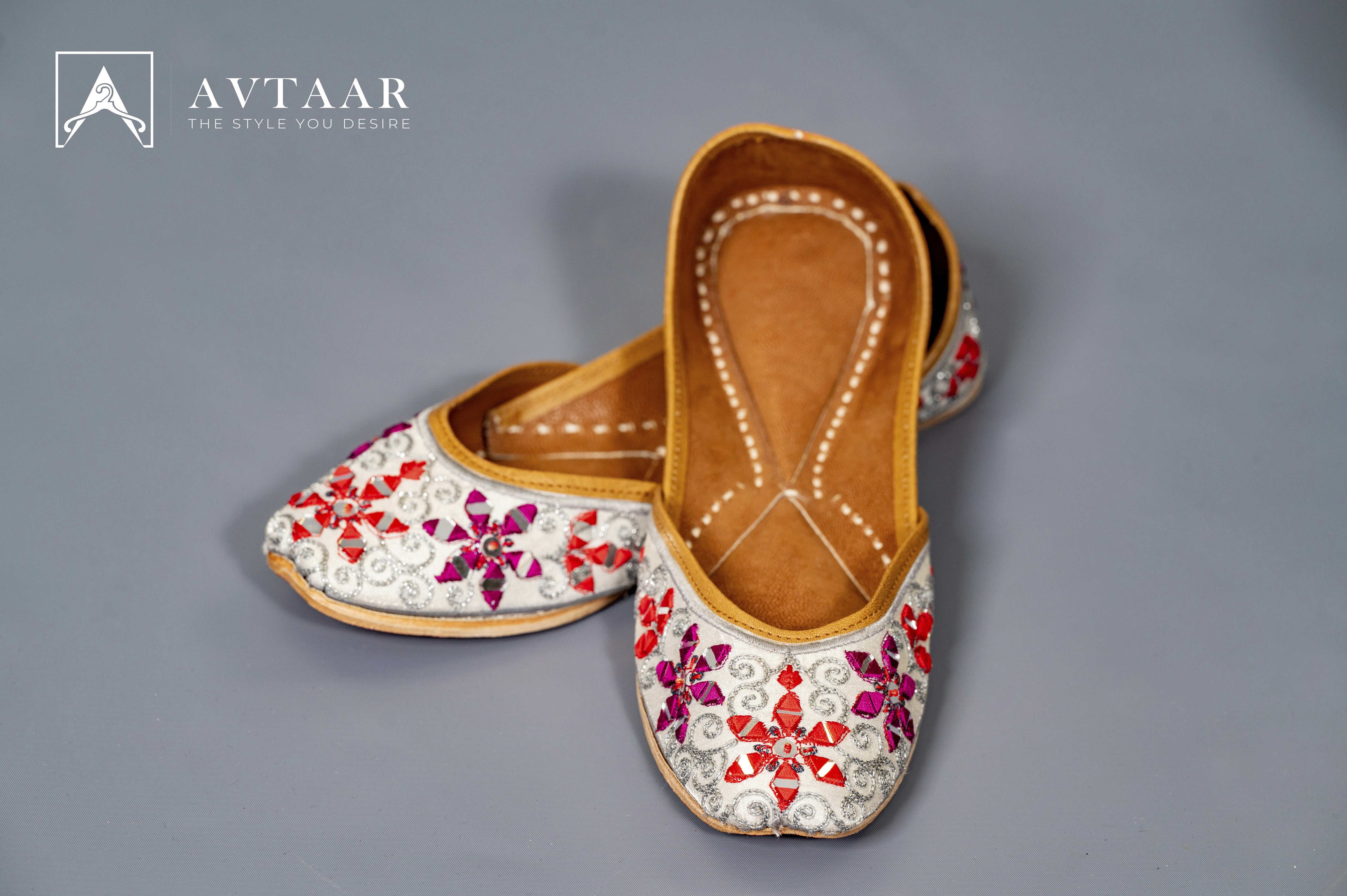 Exclusive Embroidered Handcrafted Jutti