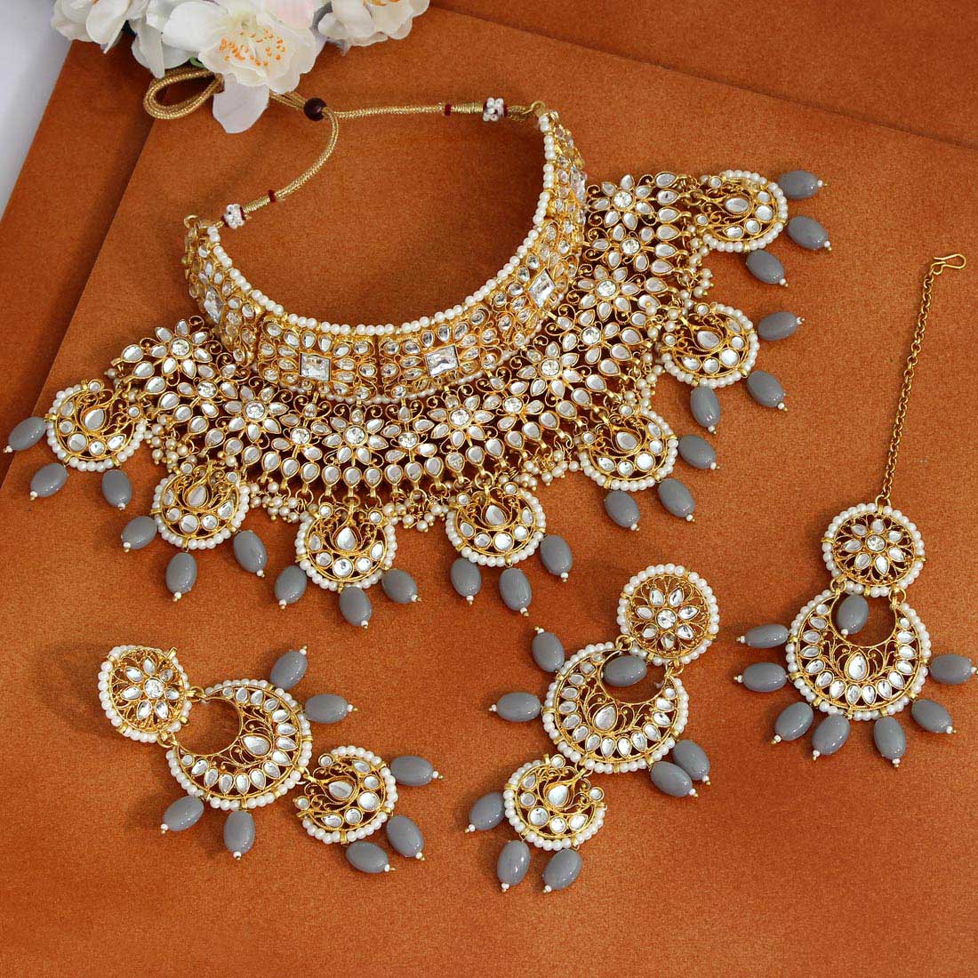 Gorgeous Kundan Necklace Set