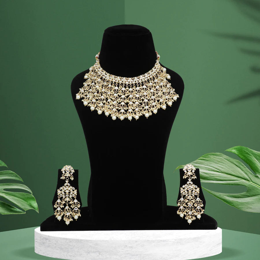 Beautiful  Gold Color Kundan Necklace Set
